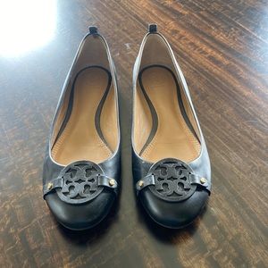 New Tory Burch flats. Perfect condition.